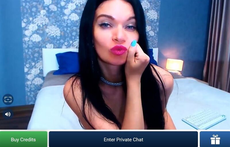 ImLive's ulti-Viewer lets you watch 6 models at the same time ImLive gives 50 credit bonus to new users